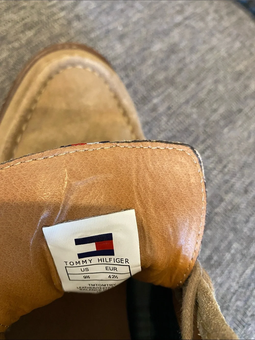 Tommy Hilfiger Men's Light Tan Suede Chukka Boots